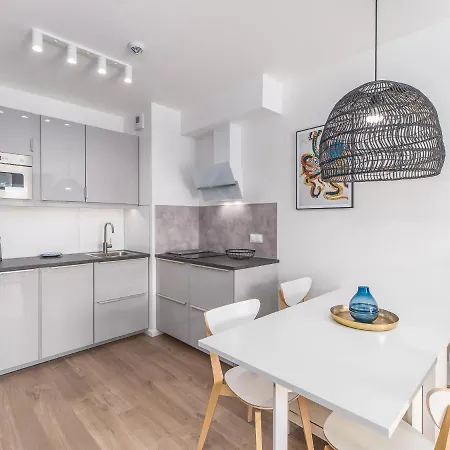 Faro Kasprowicza 20 Basen W Cenie Schwimmbad Im Preis *