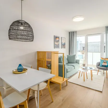 Faro Kasprowicza 20 Basen W Cenie Schwimmbad Im Preis Kołobrzeg