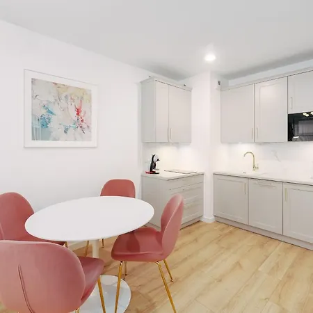 Faro Kasprowicza 20 Basen W Cenie Schwimmbad Im Preis