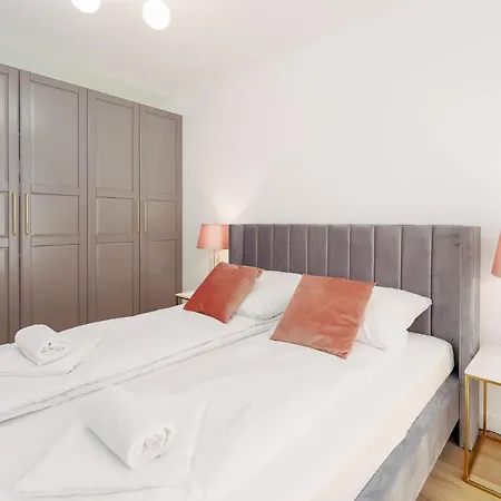 Faro Kasprowicza 20 Basen W Cenie Schwimmbad Im Preis Apartman