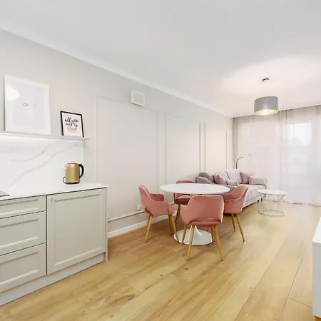 Faro Kasprowicza 20 Basen W Cenie Schwimmbad Im Preis * Kołobrzeg