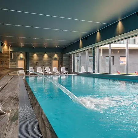 Faro Kasprowicza 20 Basen W Cenie Schwimmbad Im Preis