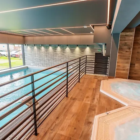 Faro Kasprowicza 20 Basen W Cenie Schwimmbad Im Preis * 코워브제크