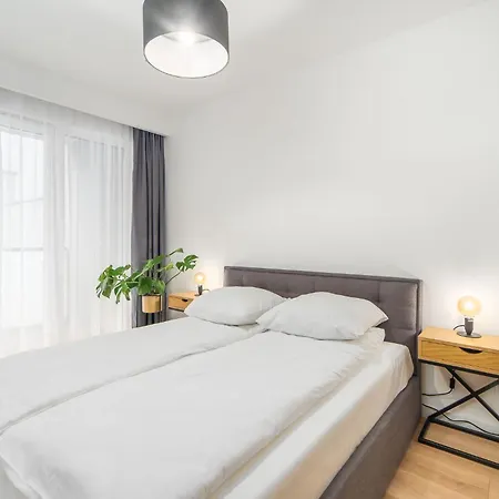 Faro Kasprowicza 20 Basen W Cenie Schwimmbad Im Preis 코워브제크