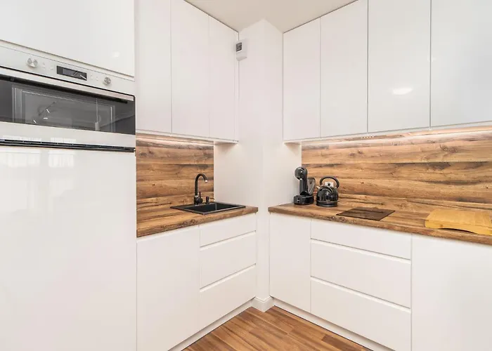 Faro Kasprowicza 20 Basen W Cenie Schwimmbad Im Preis * Kolobřeh