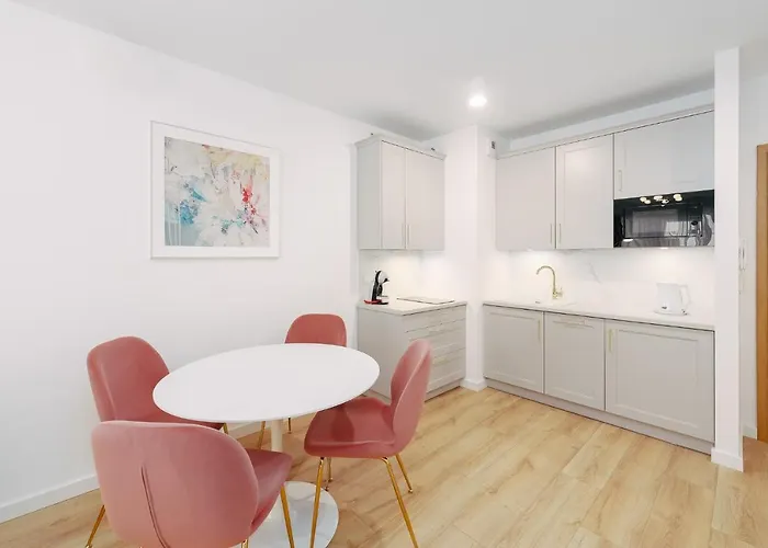 Faro Kasprowicza 20 Basen W Cenie Schwimmbad Im Preis