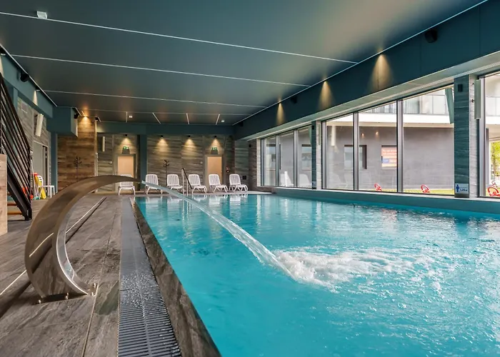 Faro Kasprowicza 20 Basen W Cenie Schwimmbad Im Preis