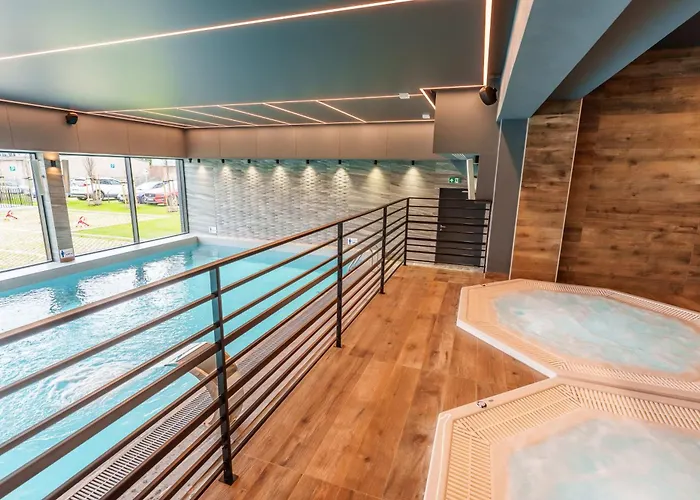 Faro Kasprowicza 20 Basen W Cenie Schwimmbad Im Preis * Kolobrzeg